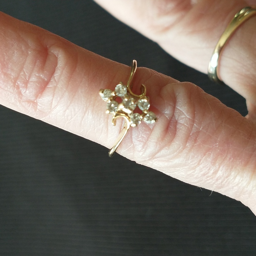 14k gold diamond pinky cocktail ring .